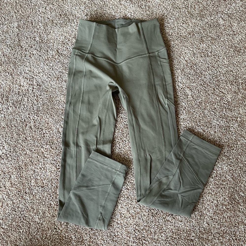 AUTHENTIC Lululemon all the right places CROPPED